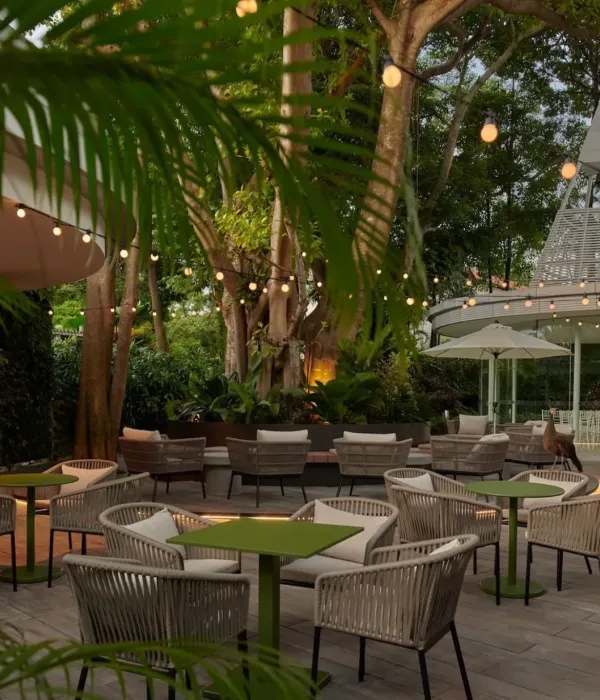 レストランとバー