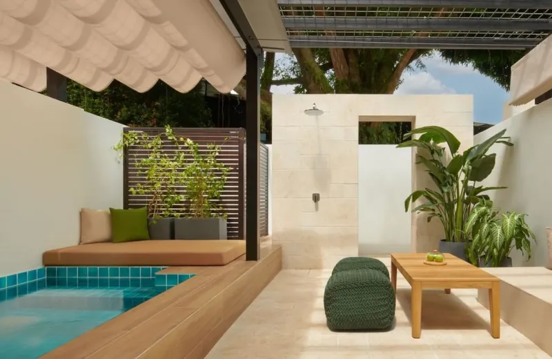 コートヤードスイートのプライベートジャグジー