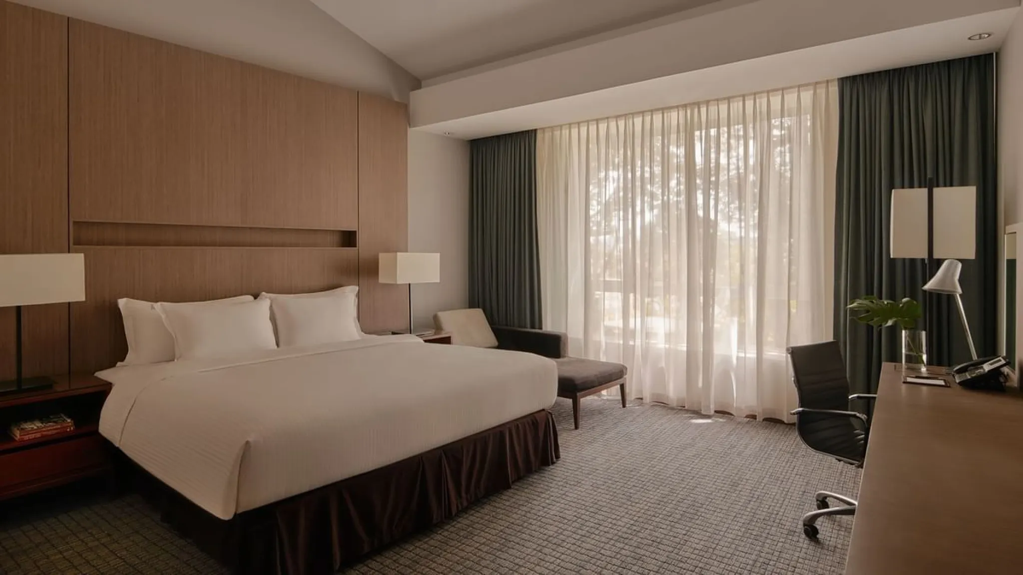 デラックスルーム（キングベッド）