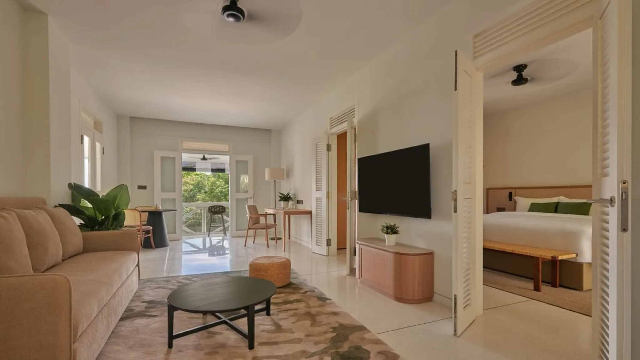 ジュニアスイートのリビングルーム