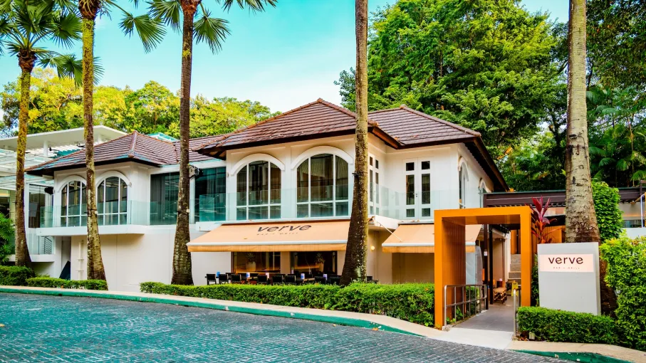 ヴァーヴ・バー・アンド・グリル